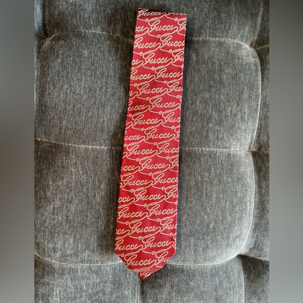 Lot of 4 silk Gucci ties